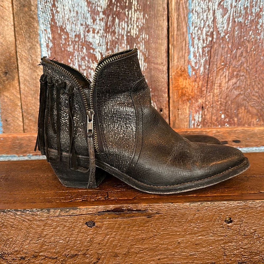 Circle G Black Fringed Ankle Booties